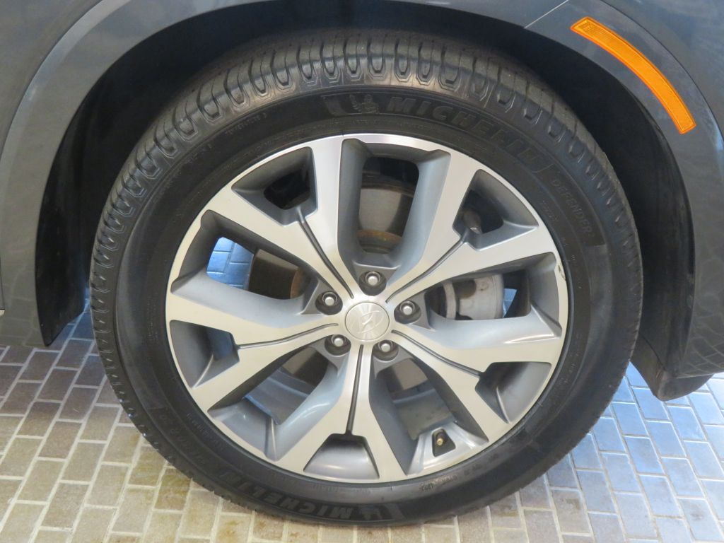 Photo 10 of this HYUNDAI PALISADE