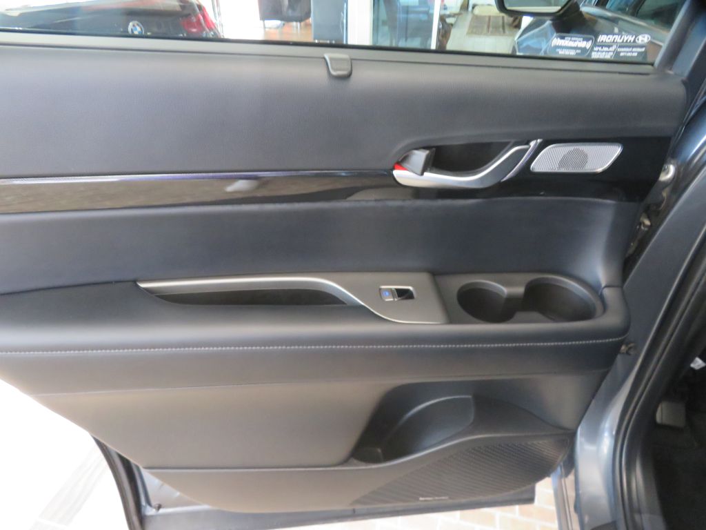 Photo 18 of this HYUNDAI PALISADE