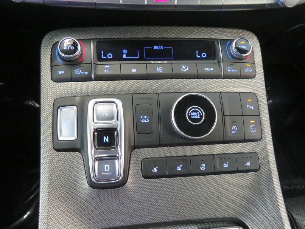 Photo 49 of this HYUNDAI PALISADE