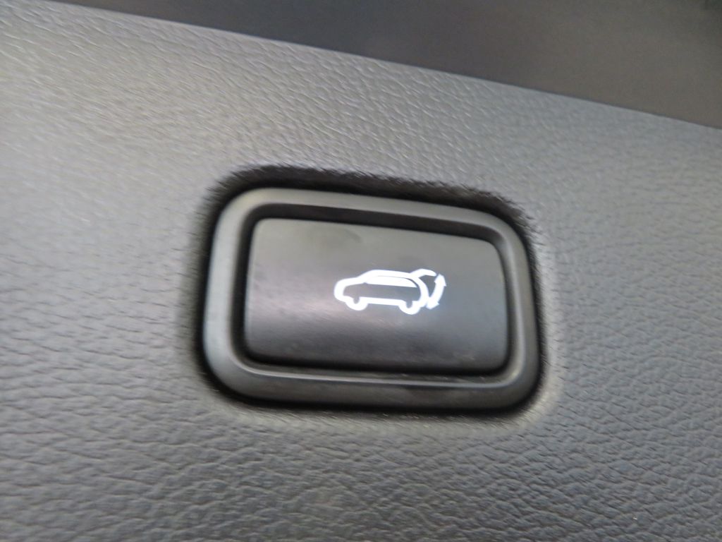 Photo 59 of this HYUNDAI PALISADE