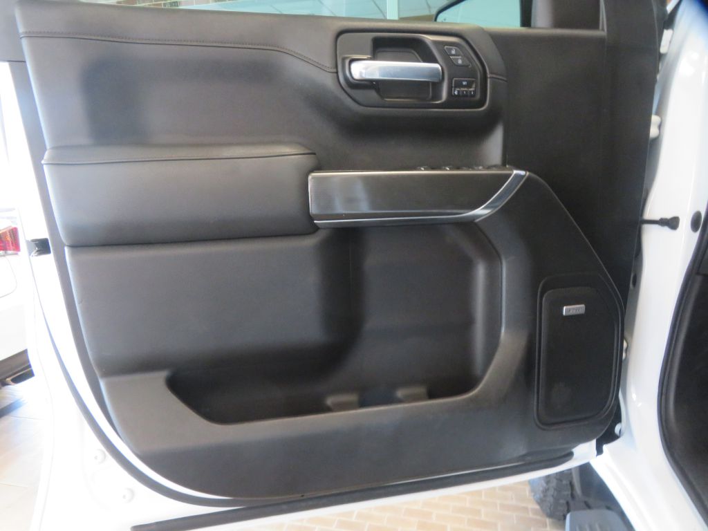 Photo 13 of this GMC SIERRA AT4