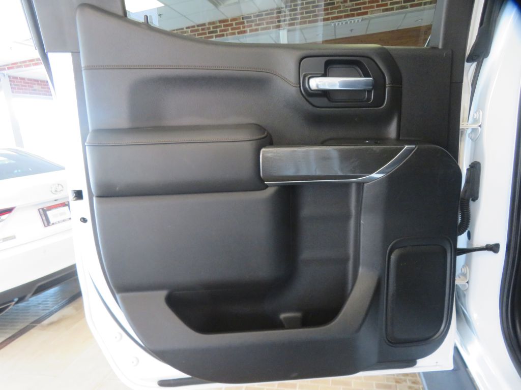 Photo 18 of this GMC SIERRA AT4