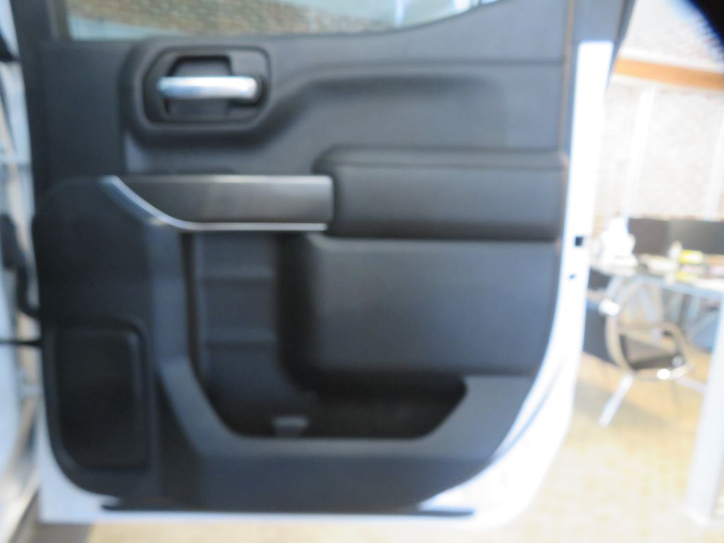 Photo 21 of this GMC SIERRA AT4