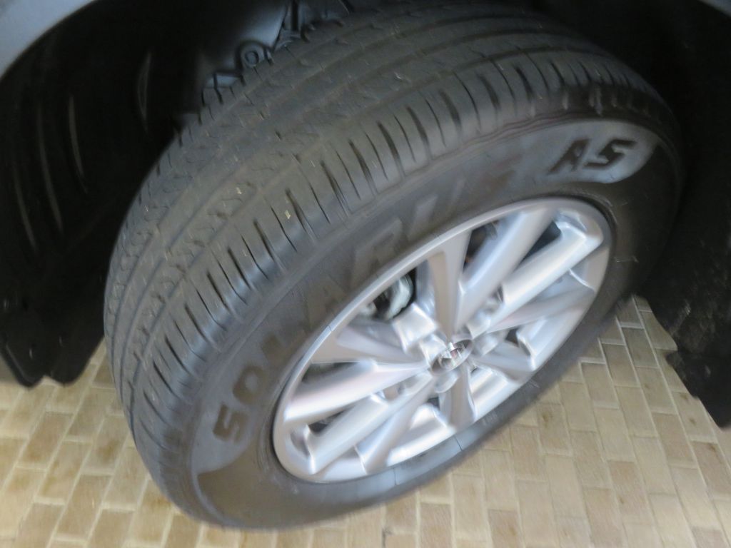 Photo 11 of this MAZDA CX-5