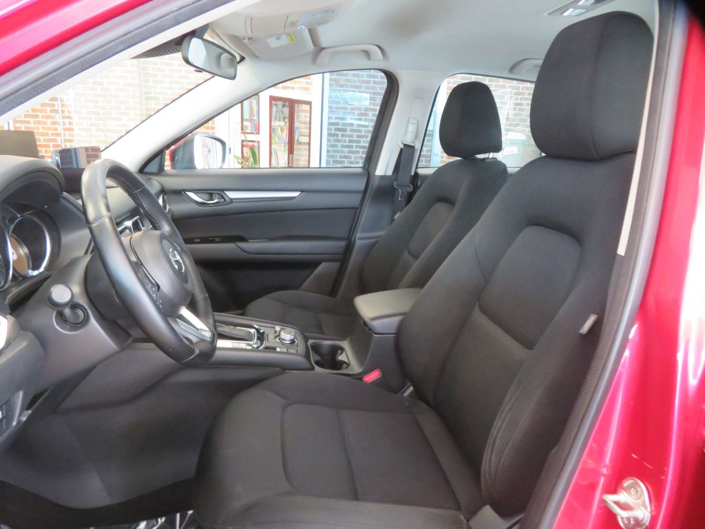 Photo 15 of this MAZDA CX-5