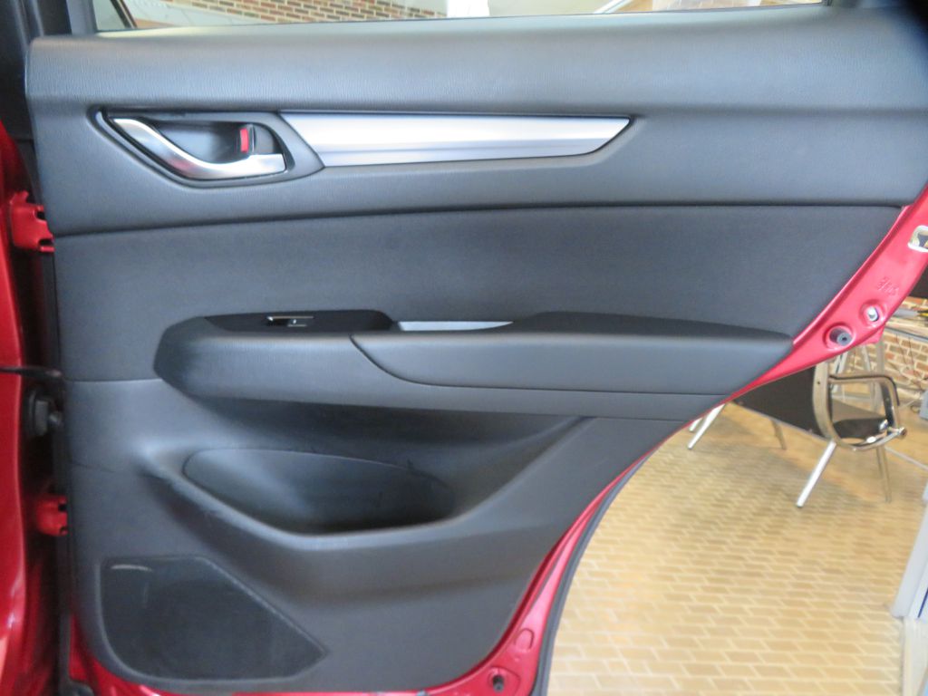 Photo 20 of this MAZDA CX-5
