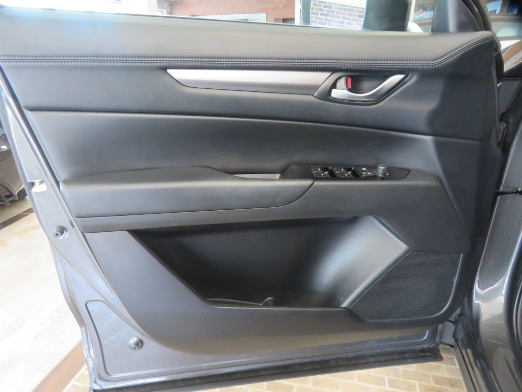Photo 13 of this MAZDA CX-5