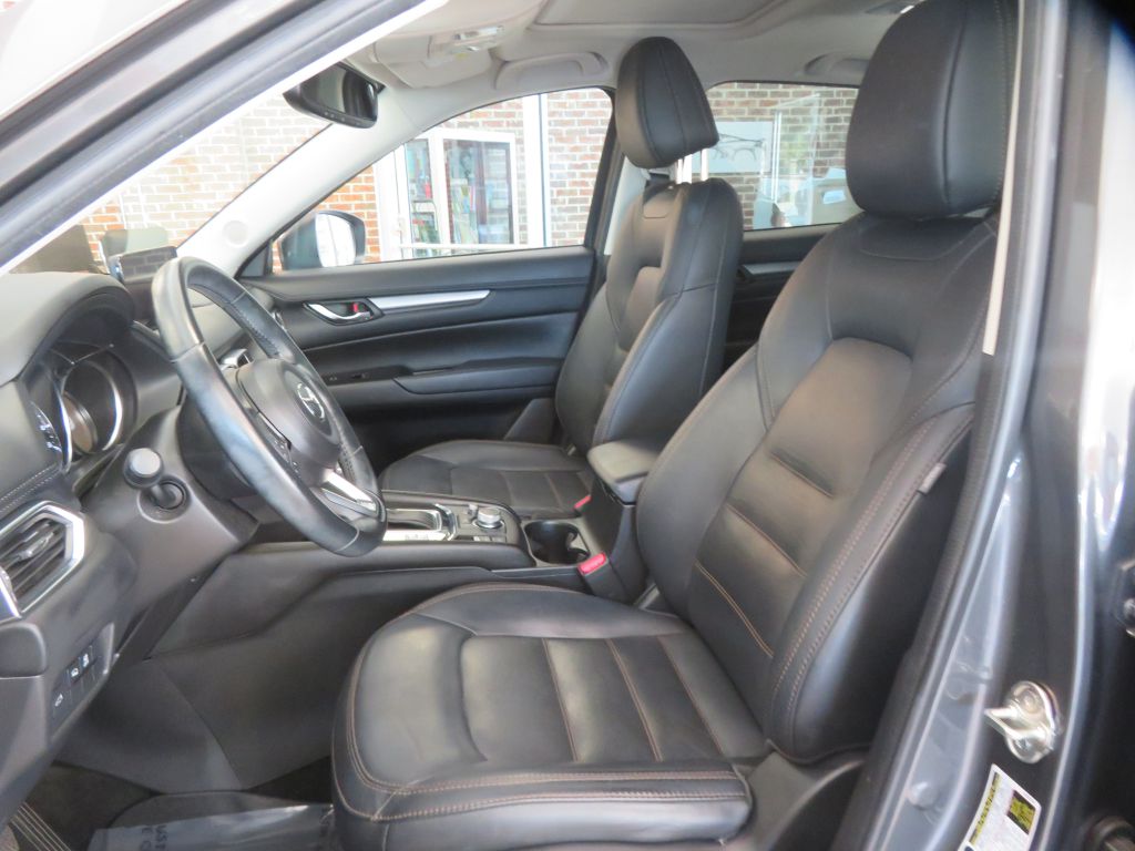 Photo 15 of this MAZDA CX-5
