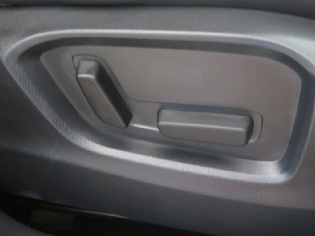 Photo 27 of this MAZDA CX-5