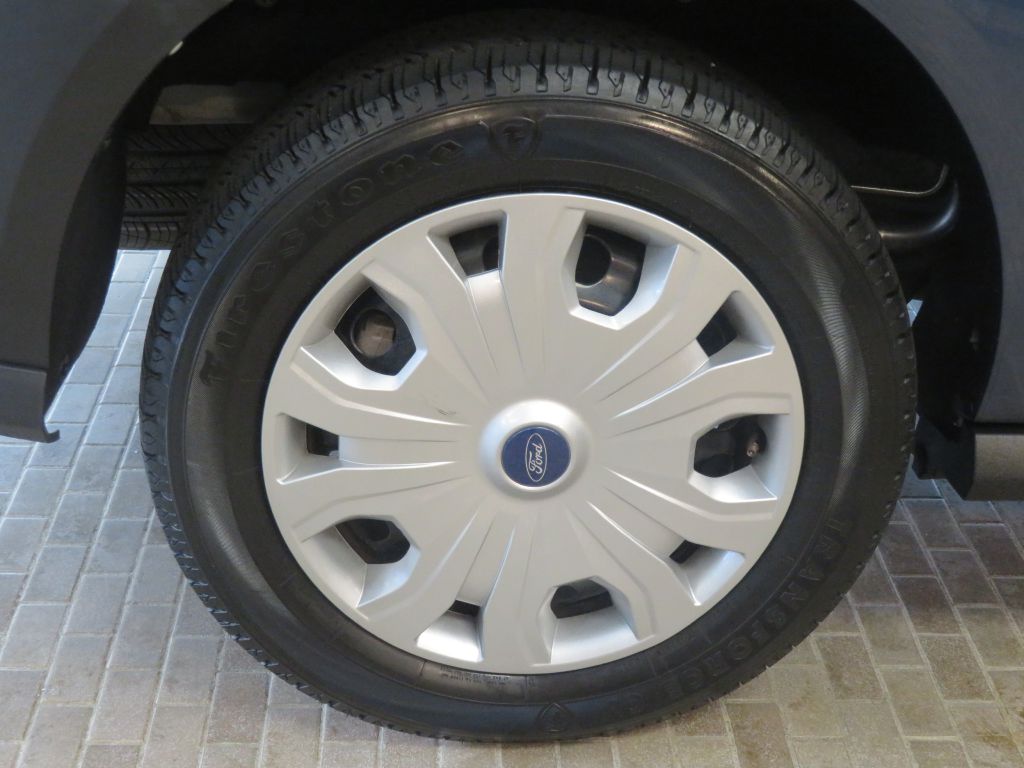 Photo 9 of this FORD TRANSIT CONNECT