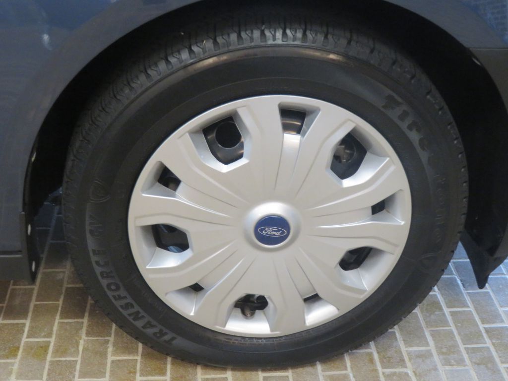 Photo 10 of this FORD TRANSIT CONNECT