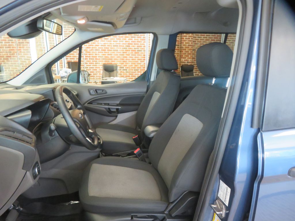 Photo 15 of this FORD TRANSIT CONNECT