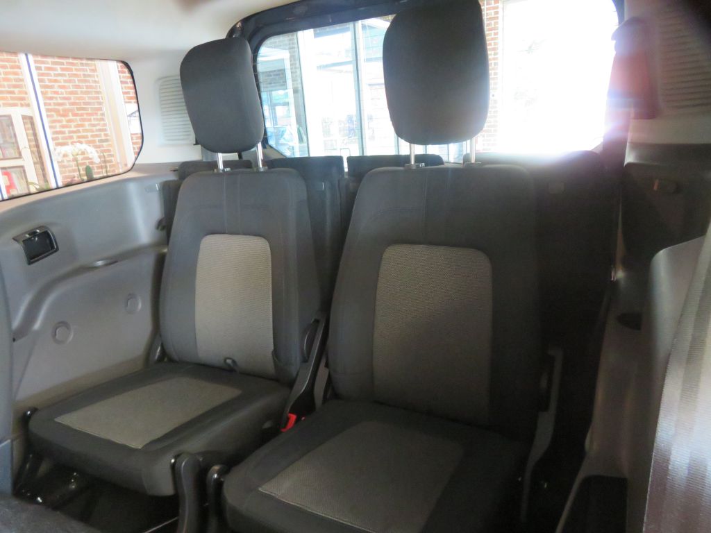 Photo 18 of this FORD TRANSIT CONNECT