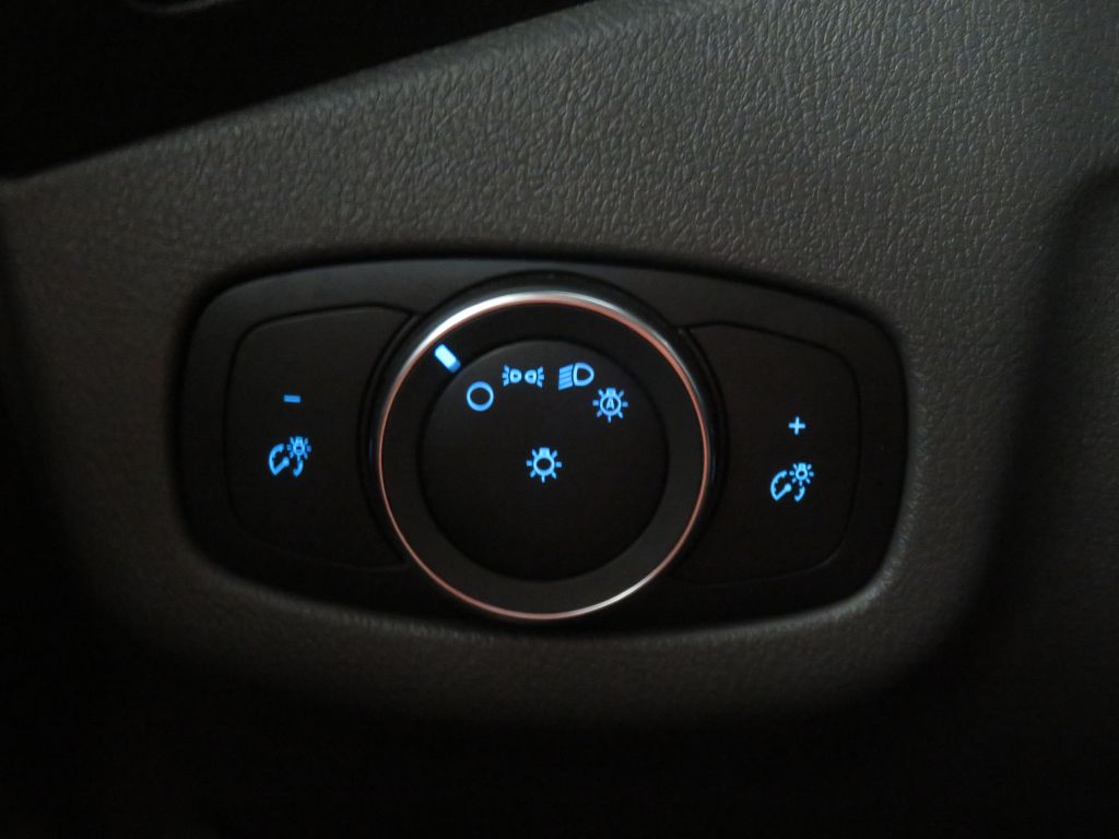 Photo 33 of this FORD TRANSIT CONNECT