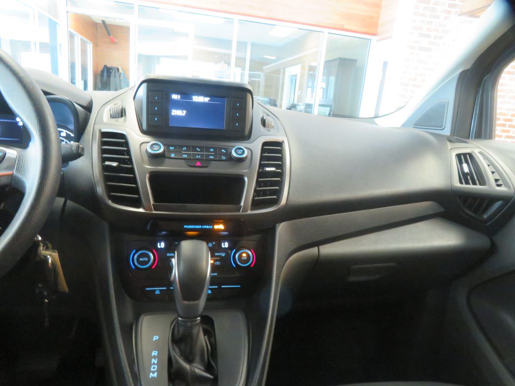 Photo 34 of this FORD TRANSIT CONNECT