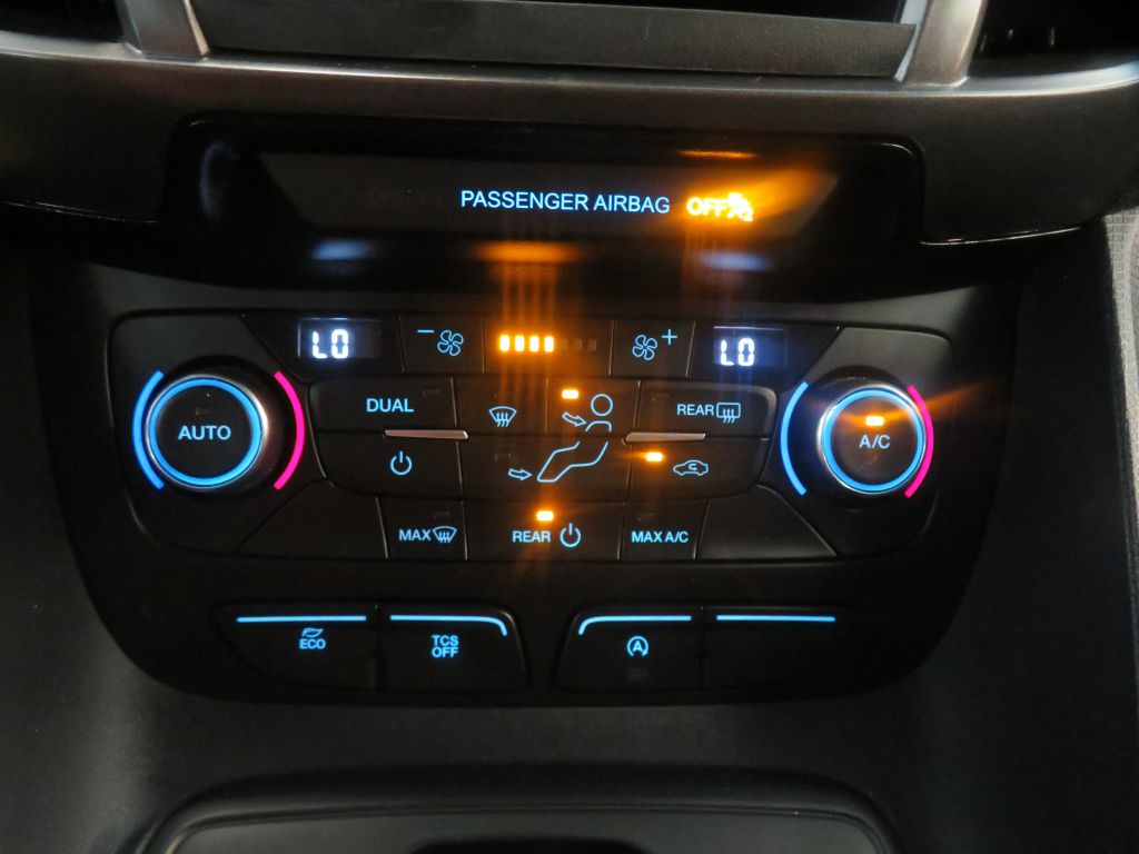 Photo 37 of this FORD TRANSIT CONNECT