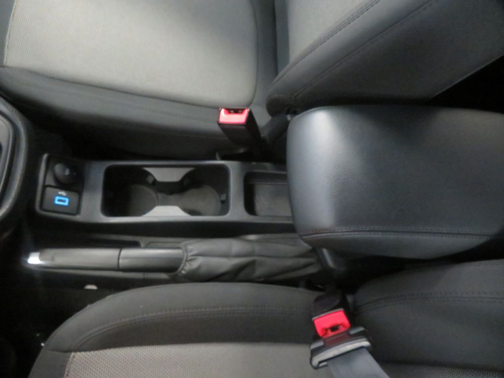 Photo 40 of this FORD TRANSIT CONNECT
