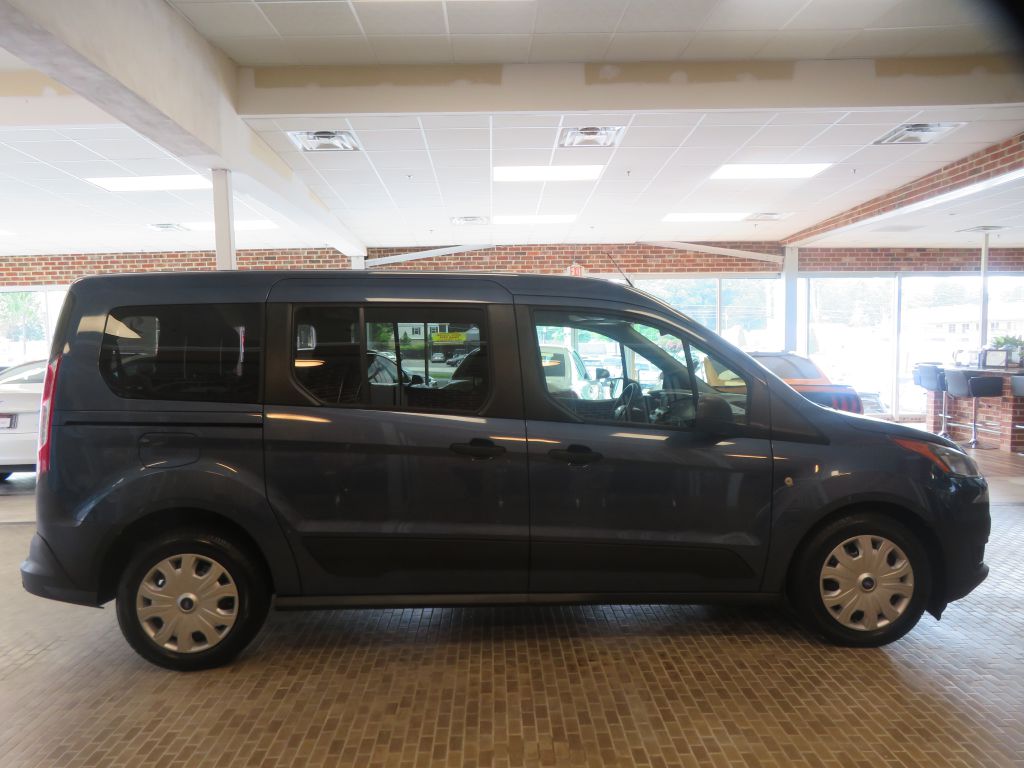 Photo 56 of this FORD TRANSIT CONNECT