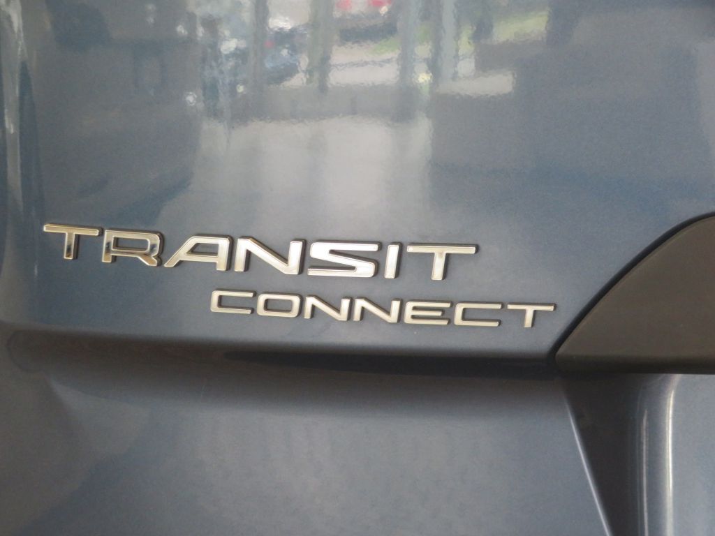 Photo 60 of this FORD TRANSIT CONNECT
