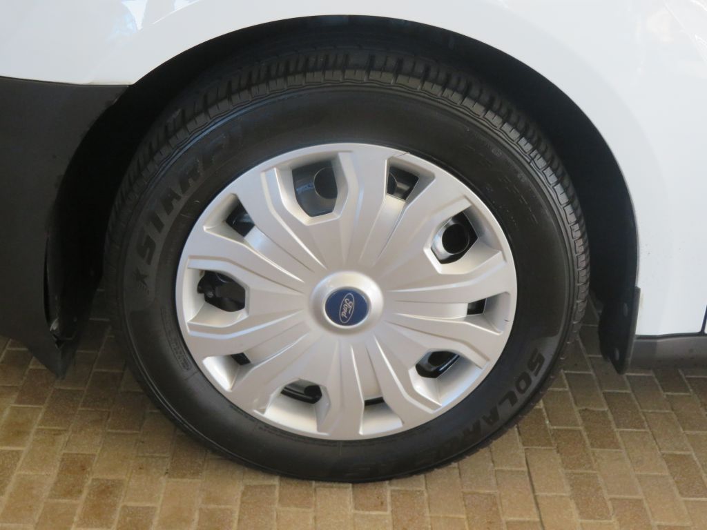 Photo 7 of this FORD TRANSIT CONNECT