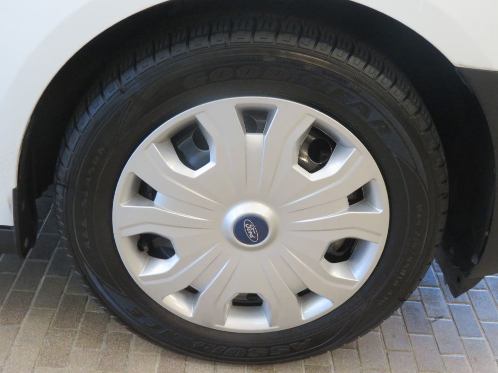 Photo 10 of this FORD TRANSIT CONNECT