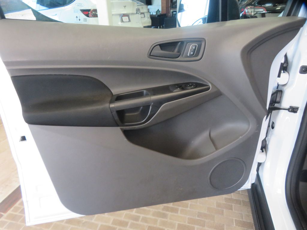 Photo 13 of this FORD TRANSIT CONNECT