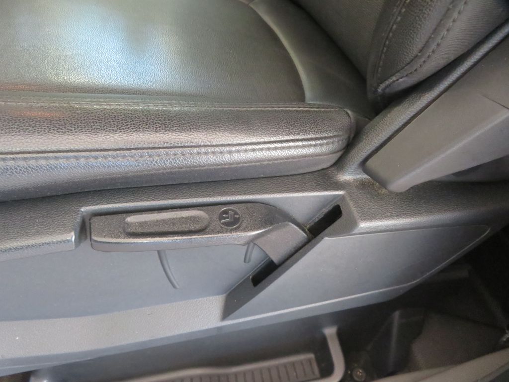 Photo 16 of this FORD TRANSIT CONNECT