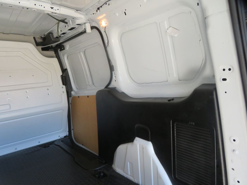 Photo 27 of this FORD TRANSIT CONNECT