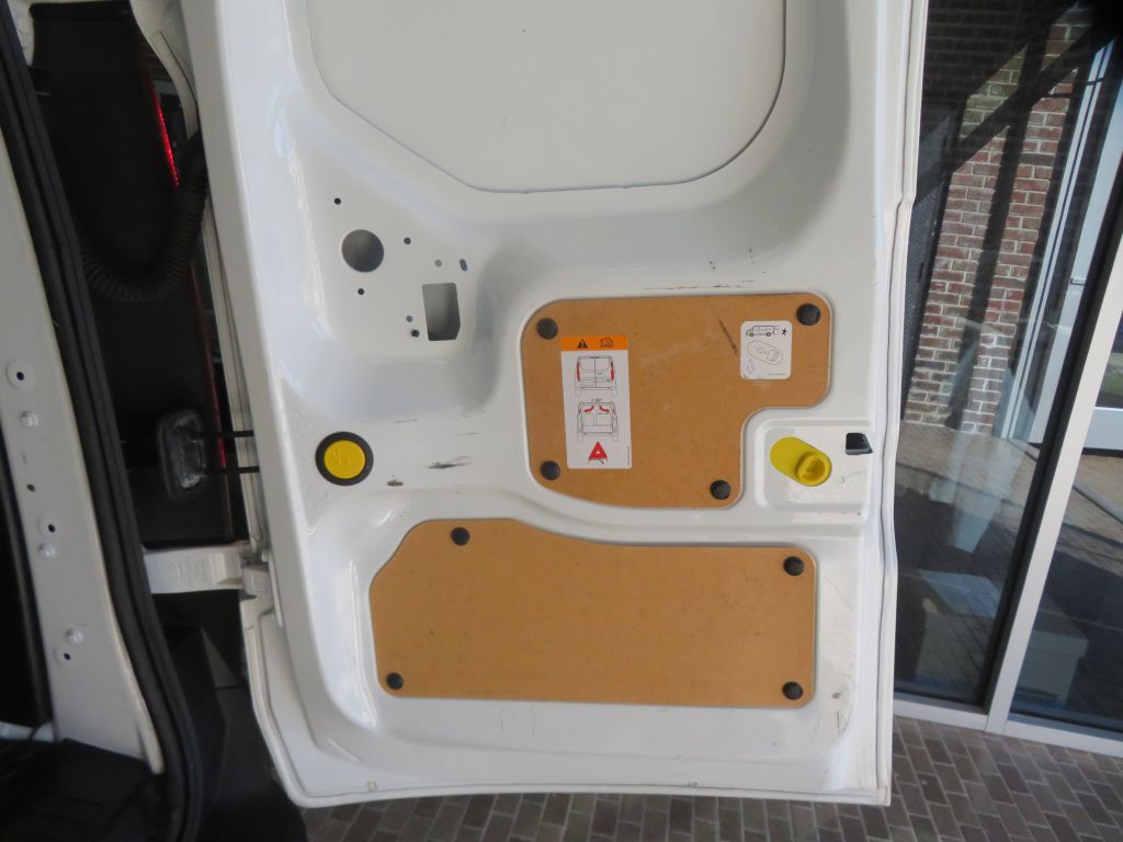 Photo 28 of this FORD TRANSIT CONNECT