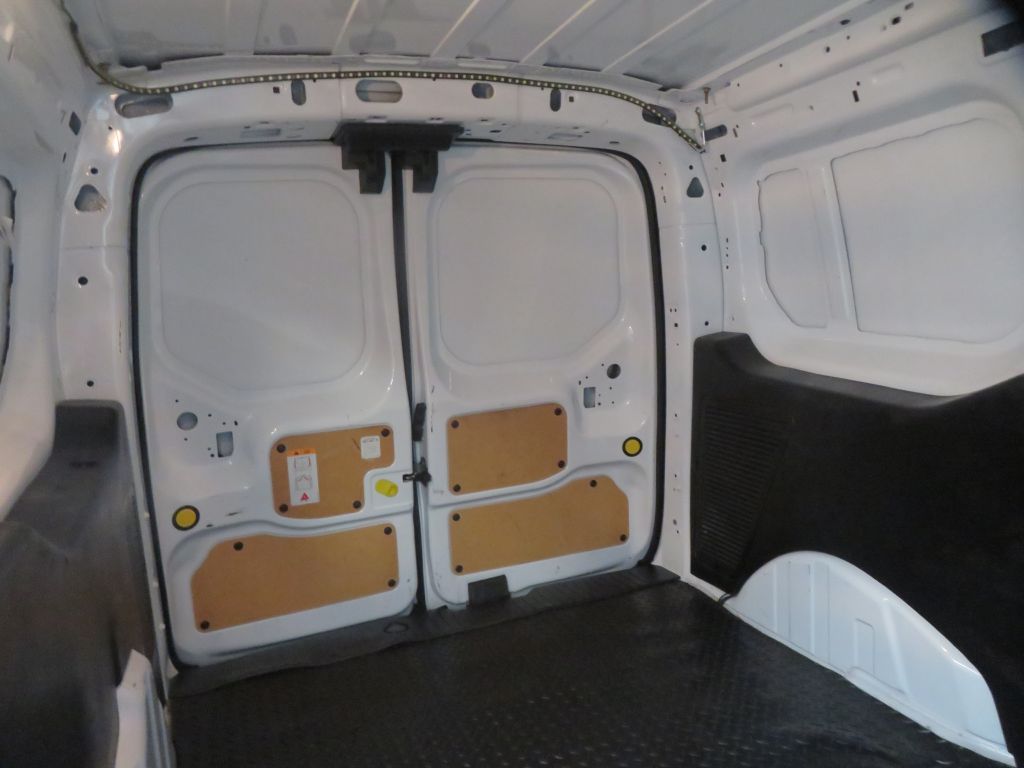 Photo 32 of this FORD TRANSIT CONNECT