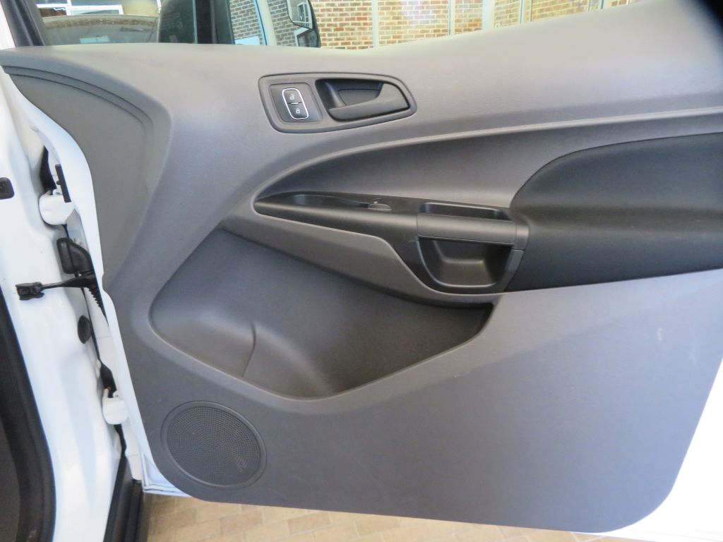 Photo 33 of this FORD TRANSIT CONNECT