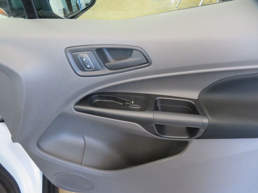 Photo 34 of this FORD TRANSIT CONNECT