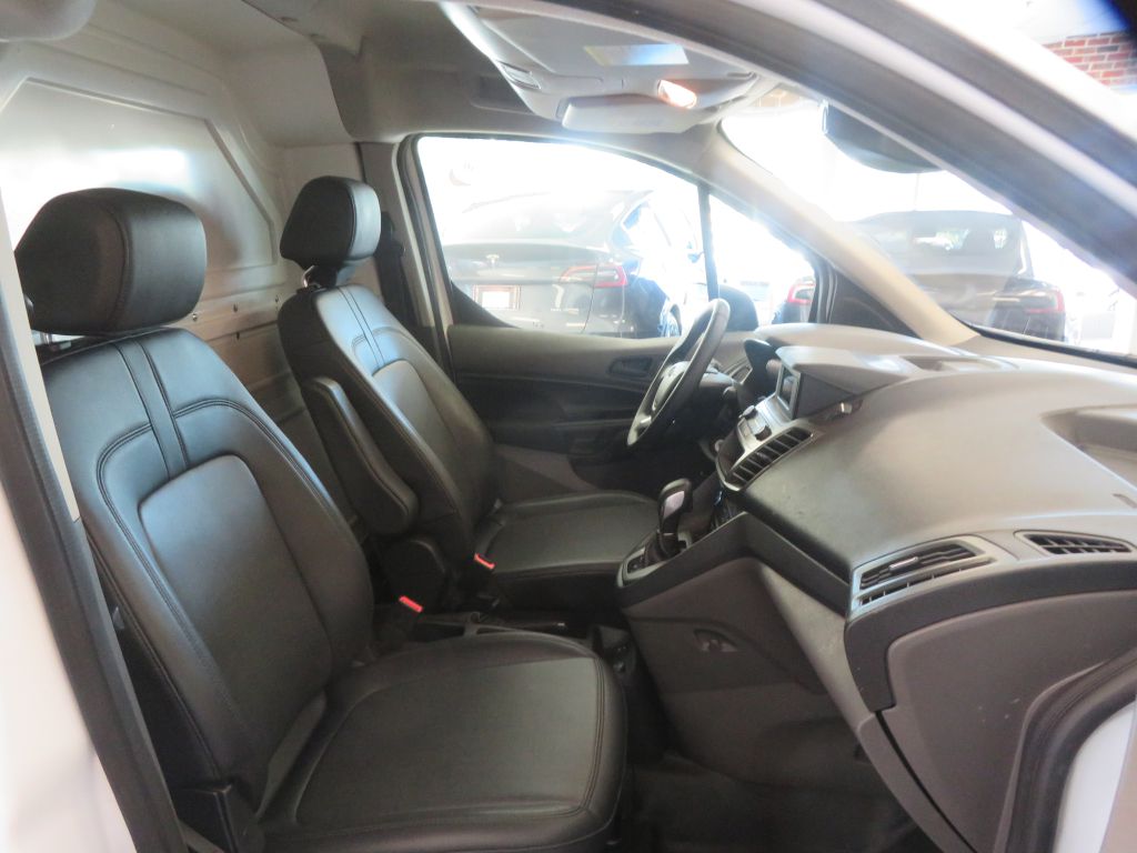 Photo 35 of this FORD TRANSIT CONNECT