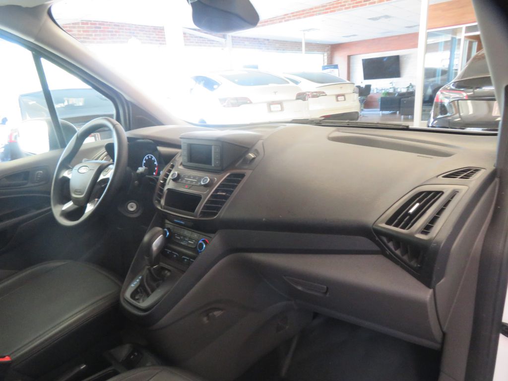 Photo 38 of this FORD TRANSIT CONNECT