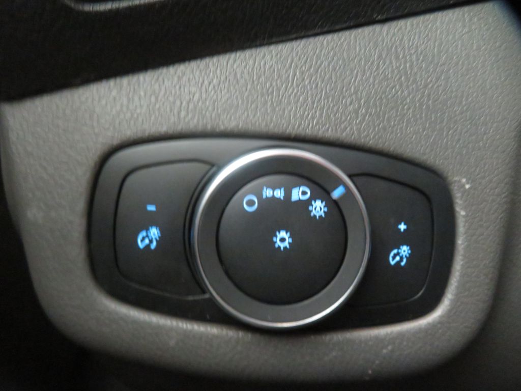 Photo 46 of this FORD TRANSIT CONNECT