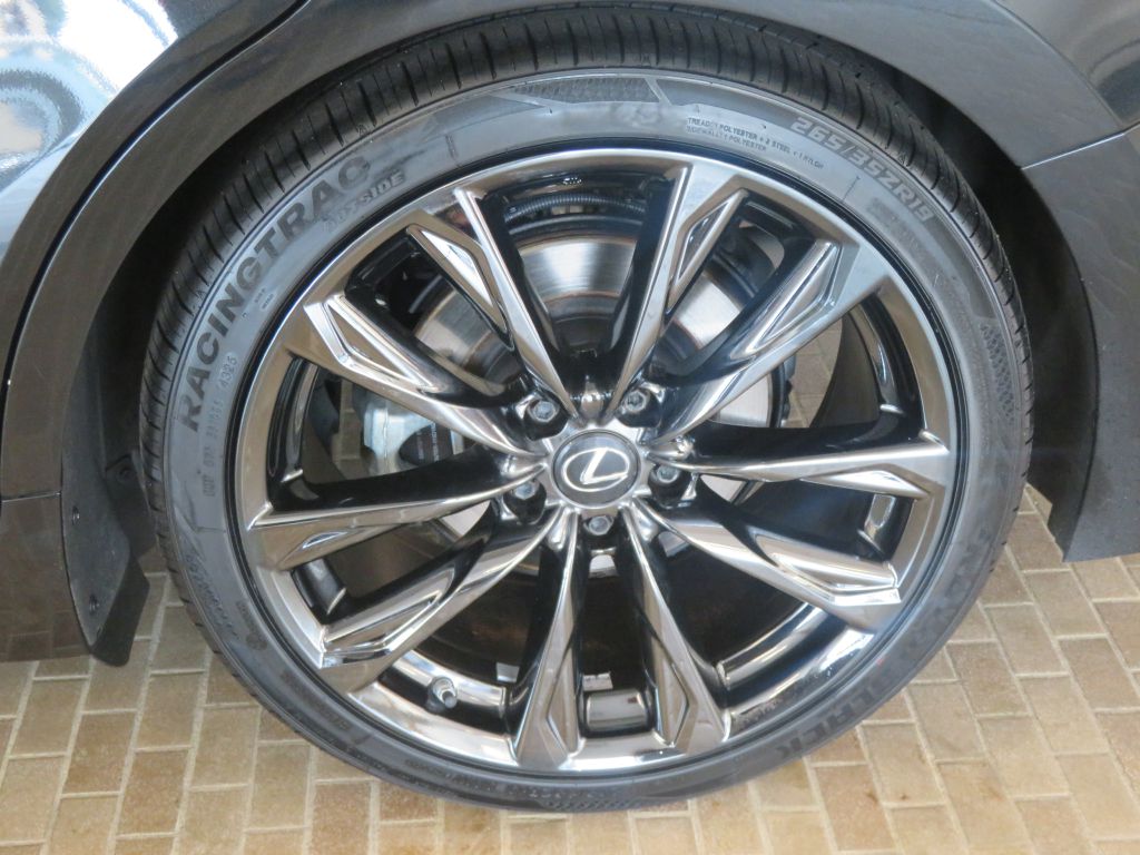 Photo 8 of this LEXUS IS F SPORT
