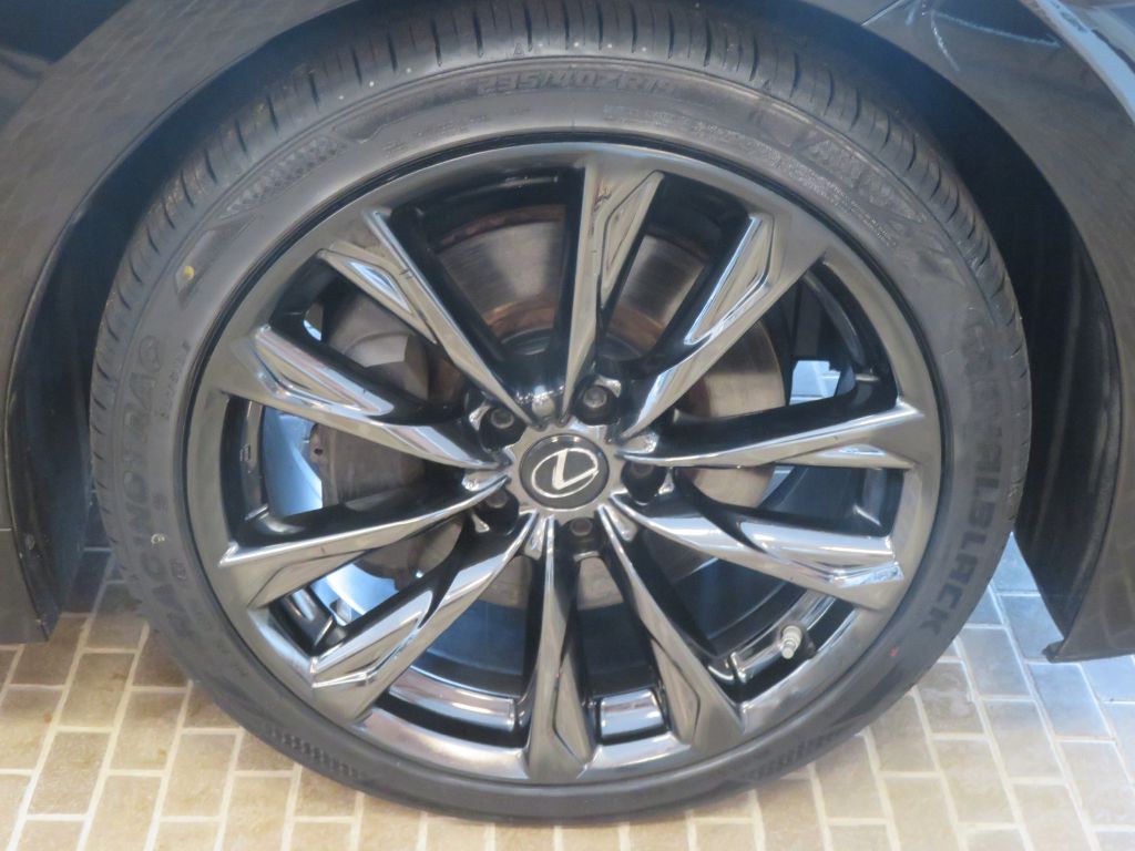 Photo 10 of this LEXUS IS F SPORT