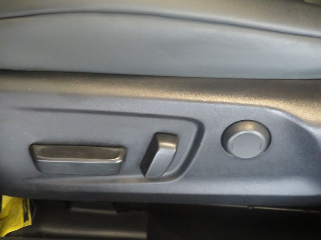 Photo 16 of this LEXUS IS F SPORT