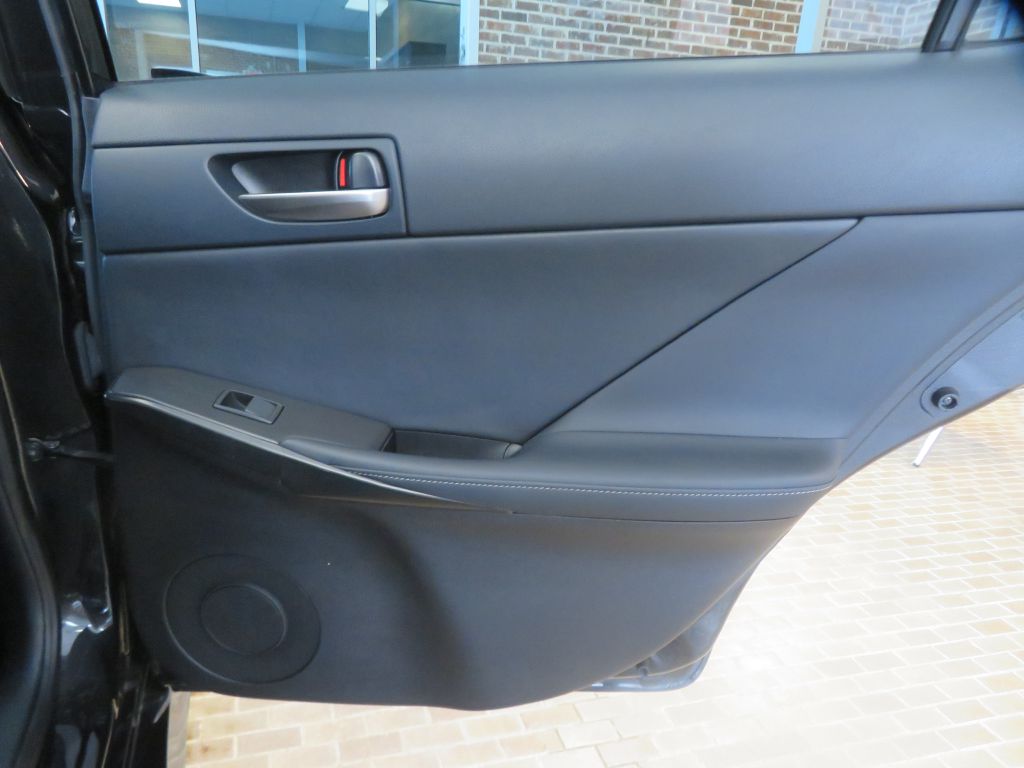 Photo 21 of this LEXUS IS F SPORT