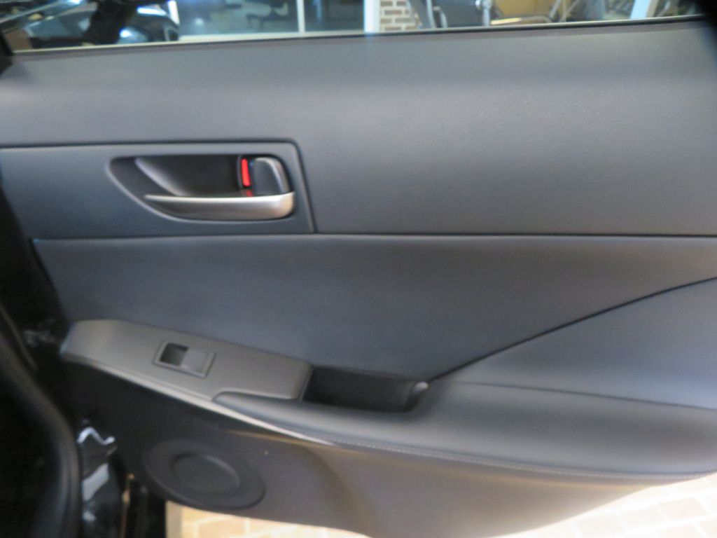 Photo 22 of this LEXUS IS F SPORT