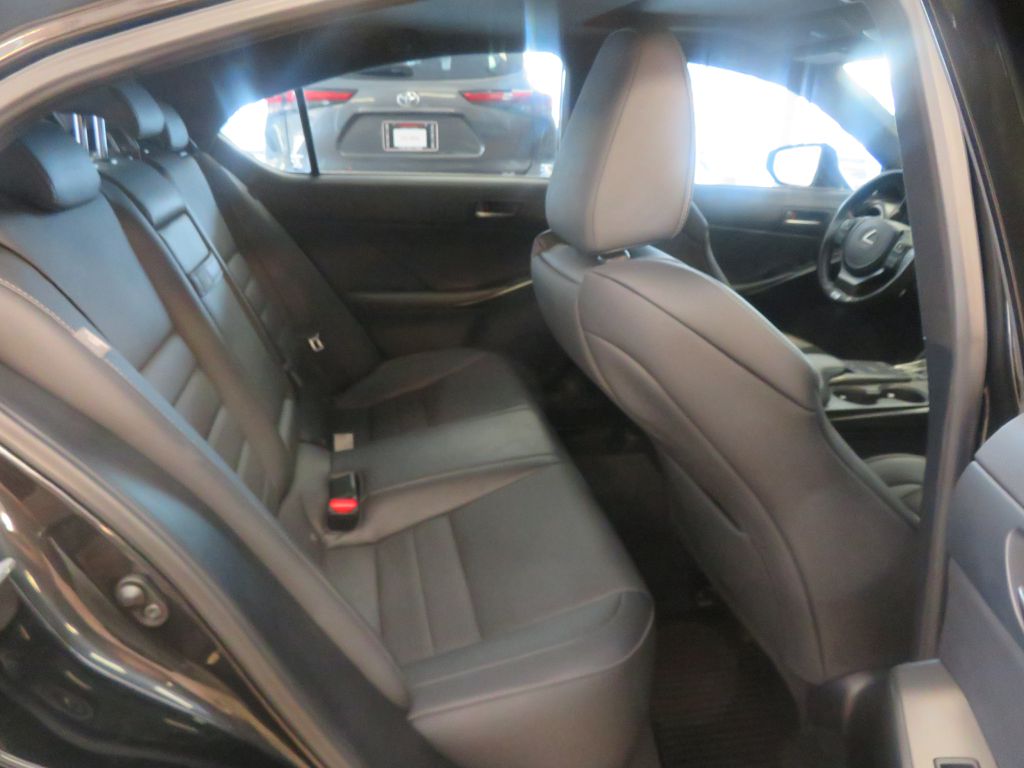 Photo 23 of this LEXUS IS F SPORT