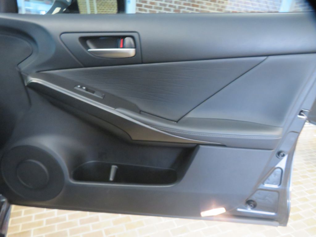 Photo 24 of this LEXUS IS F SPORT