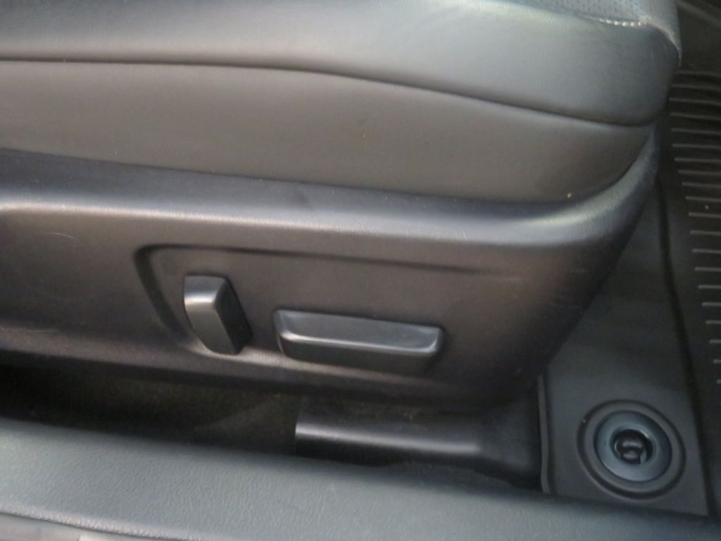 Photo 27 of this LEXUS IS F SPORT