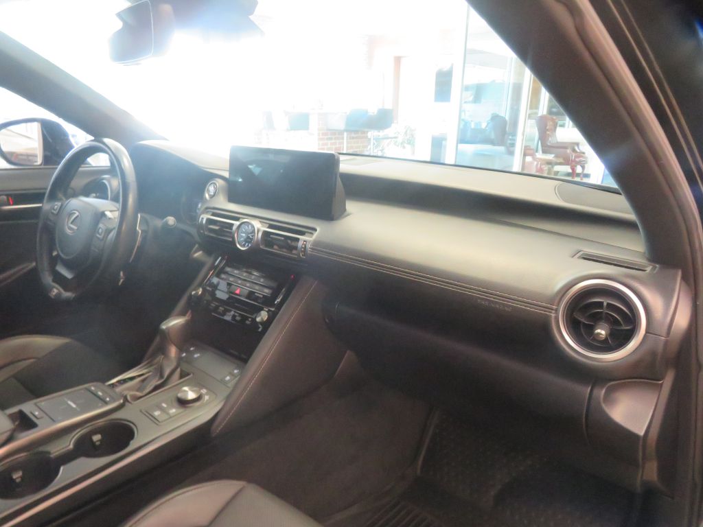 Photo 29 of this LEXUS IS F SPORT