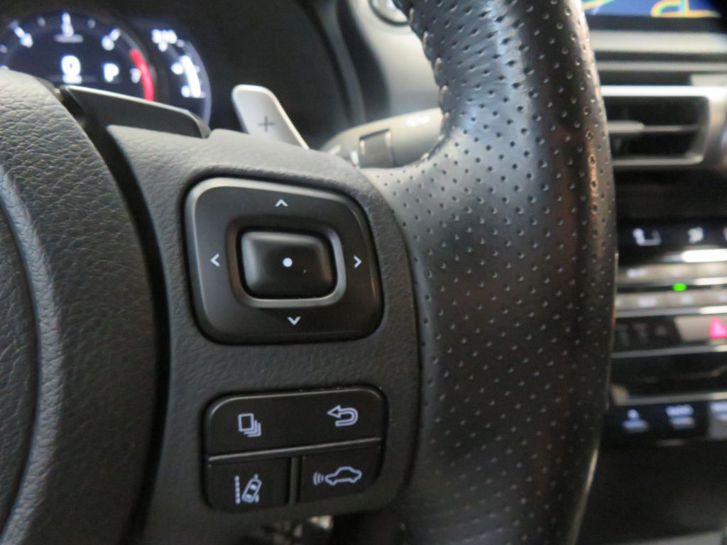 Photo 34 of this LEXUS IS F SPORT