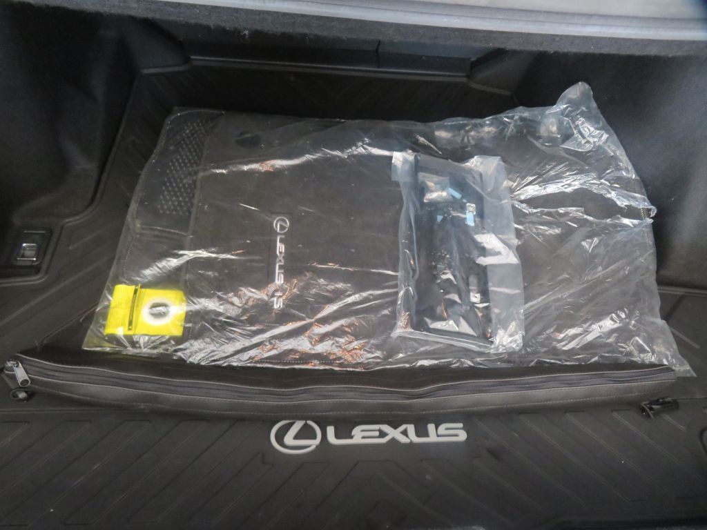 Photo 55 of this LEXUS IS F SPORT