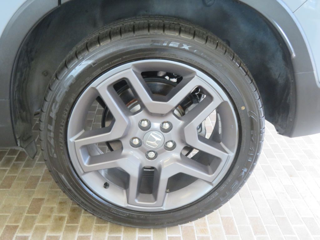 Photo 8 of this HONDA PASSPORT
