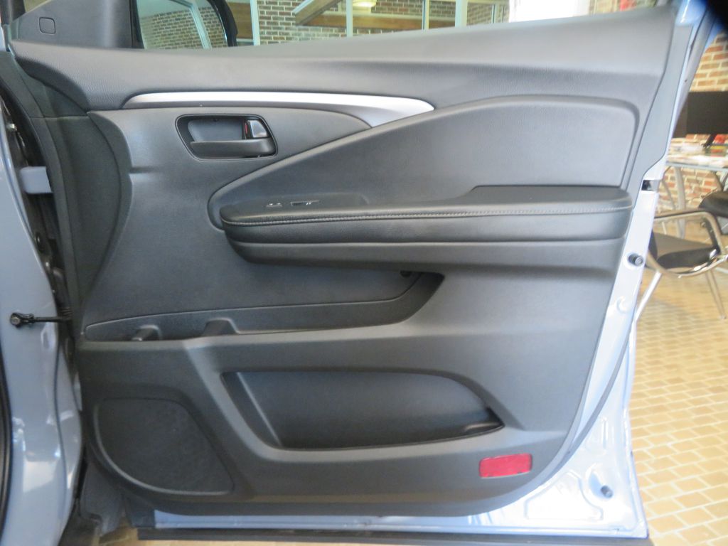 Photo 24 of this HONDA PASSPORT