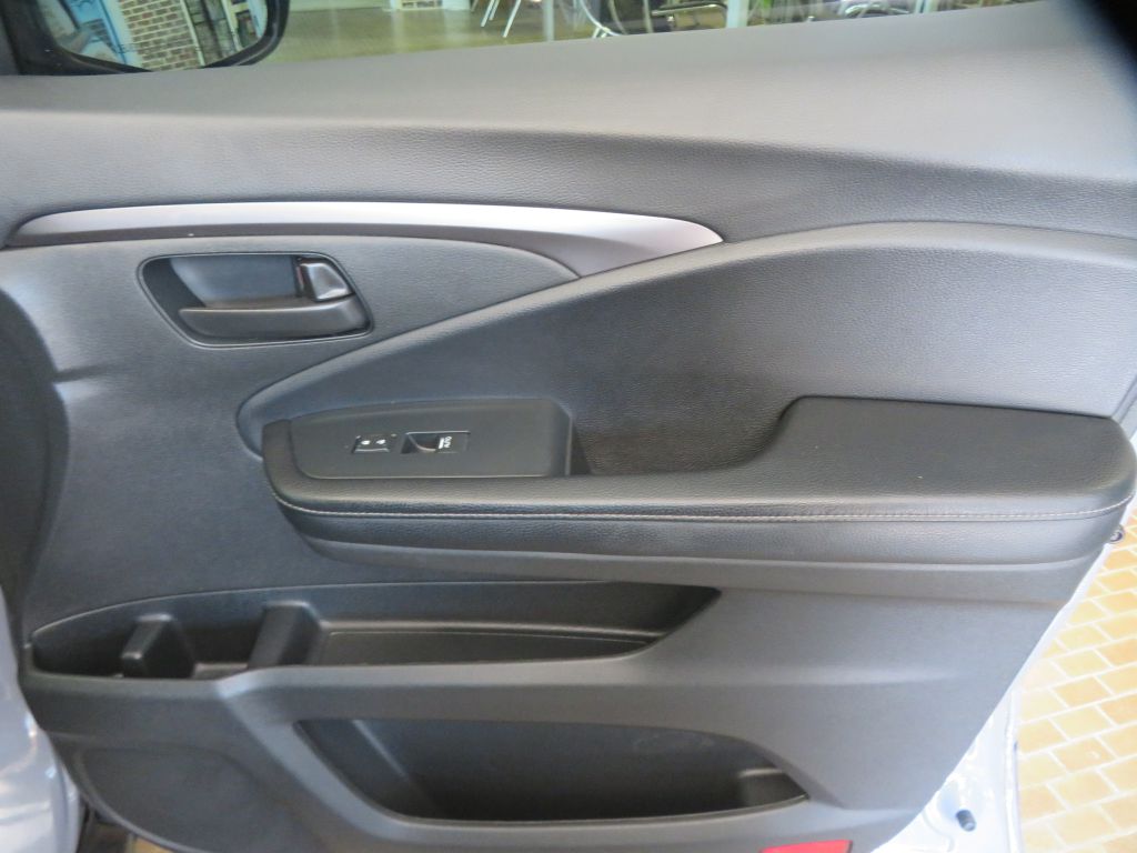 Photo 25 of this HONDA PASSPORT