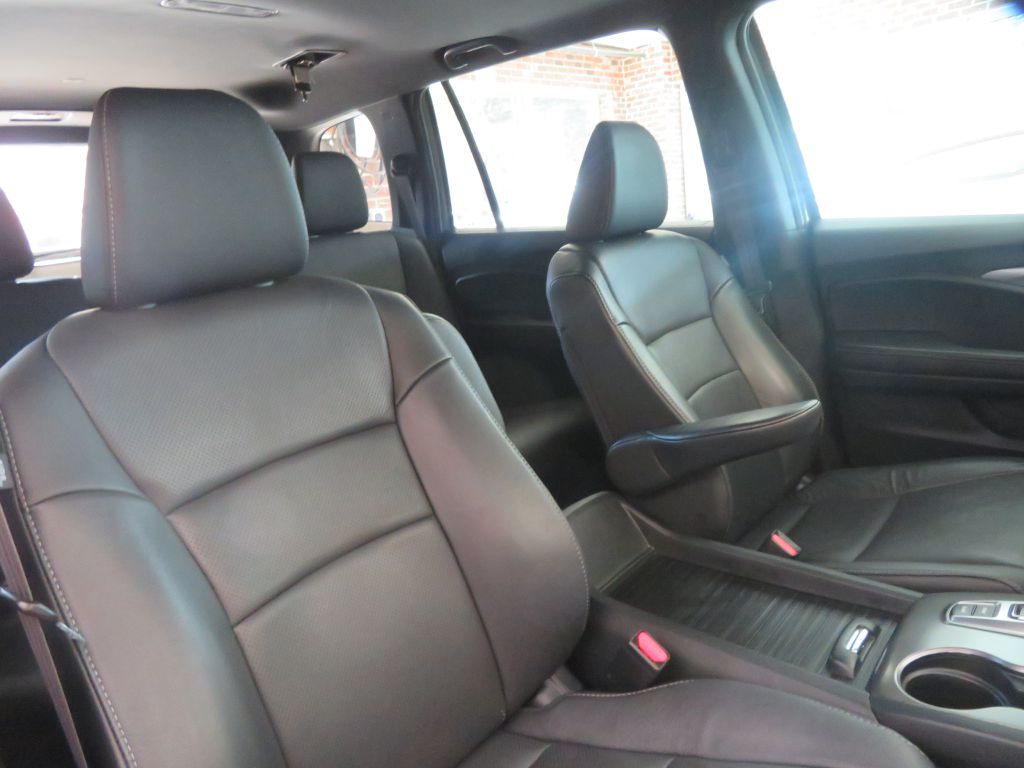 Photo 28 of this HONDA PASSPORT
